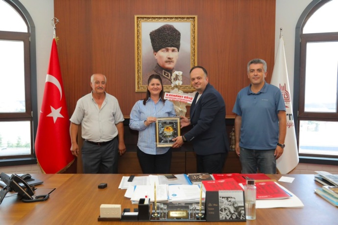 Hasırcı Arnavut Köyü Derneği’nden Edirne Belediye Başkanı Filiz Gencan Akın’a Ziyaret